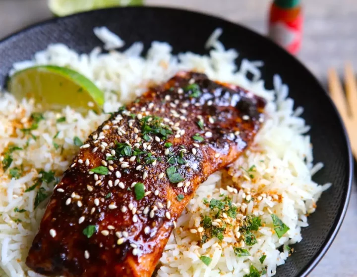 Saumon sauce tomate épicée + riz